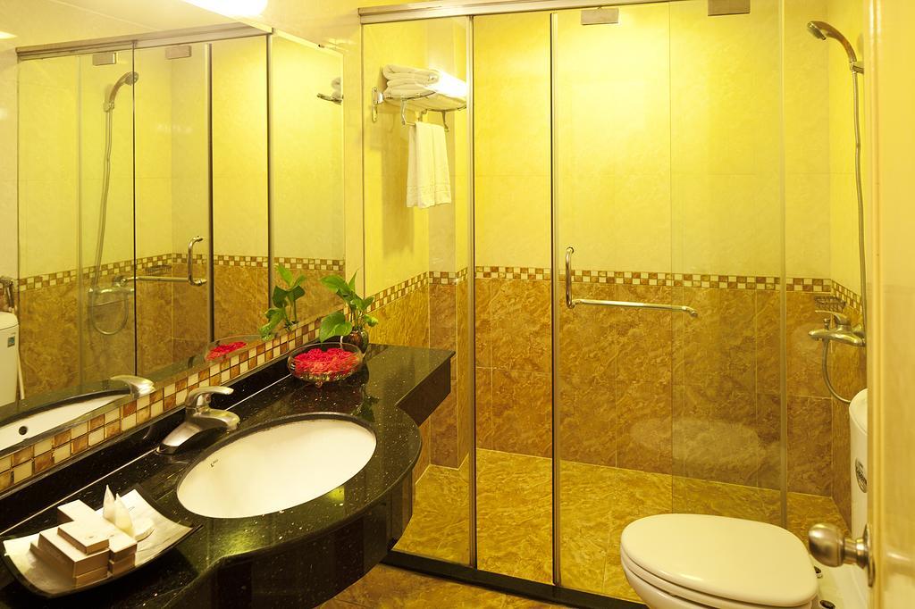 Huyen Chau Hotel Hanoi Exterior photo